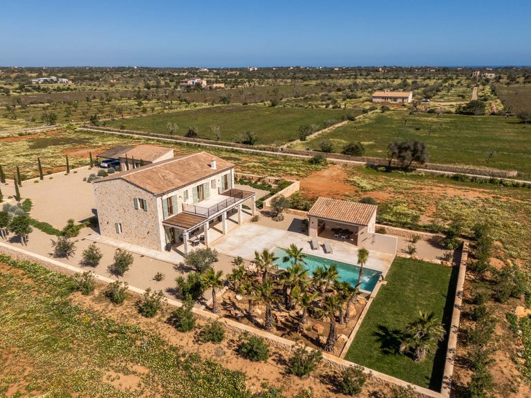 Country House for Sale in Es Llombards, Balearic Islands 43