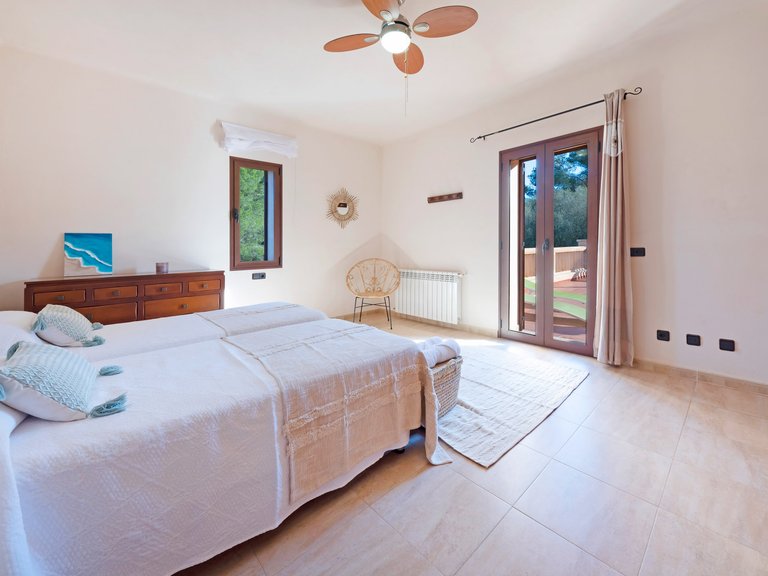 Country House for Sale in Felanitx, Balearic Islands 11