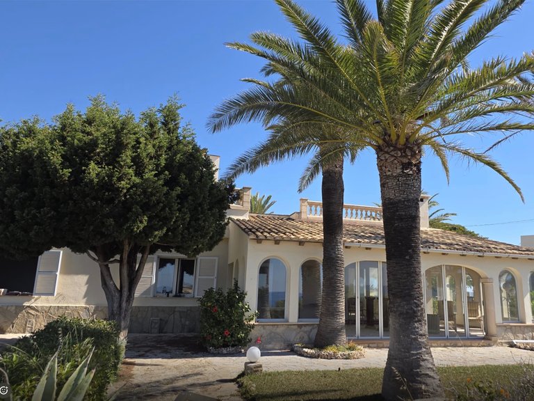 Villa for Sale in Manacor, Balearic Islands 1