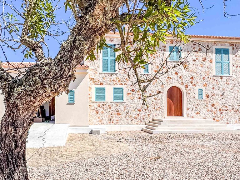 Country House for Sale in Ses Salines, Balearic Islands 16
