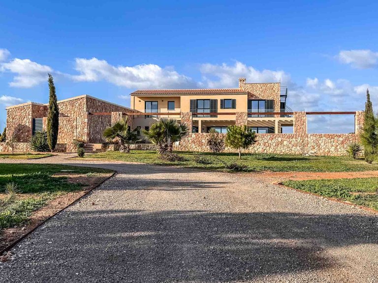 Country House for Sale in Ses Salines, Balearic Islands 14