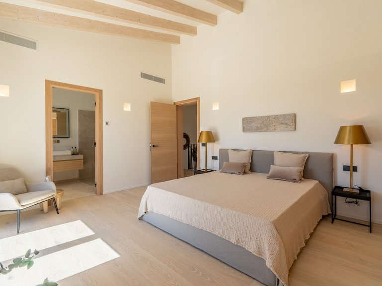 Country House for Sale in Es Llombards, Balearic Islands 21