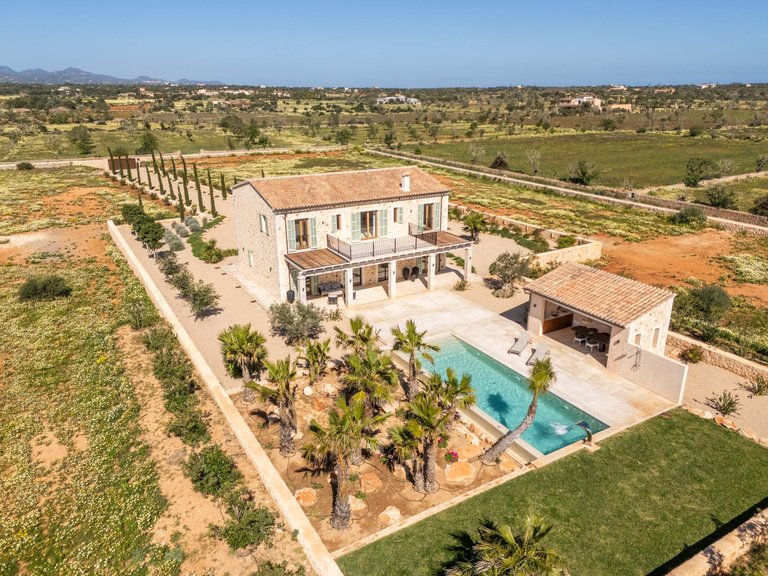Country House for Sale in Es Llombards, Balearic Islands 36