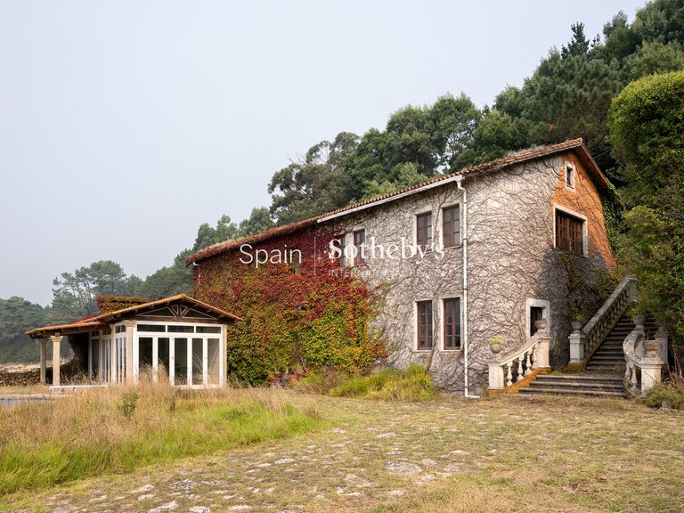 Villa for Sale in Cee, A Coruña 41