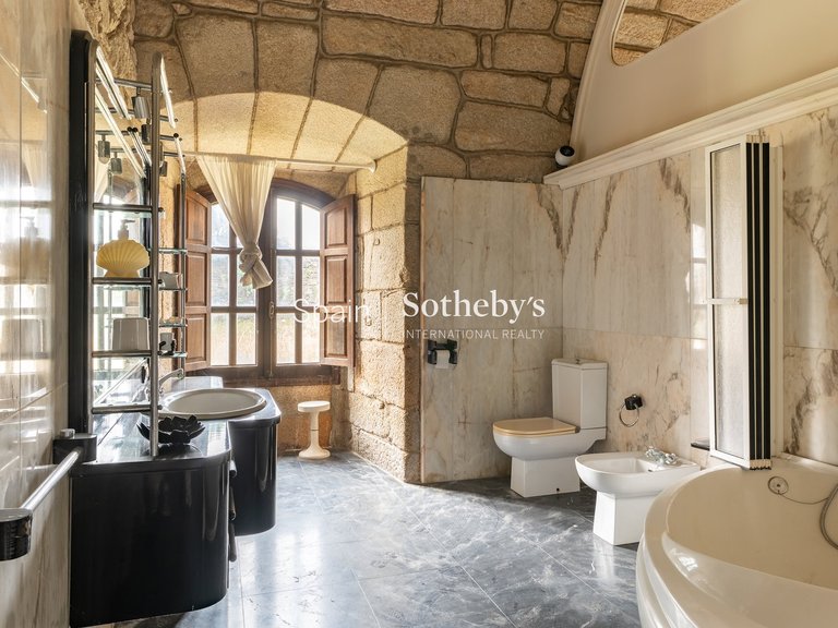 Villa for Sale in Cee, A Coruña 11