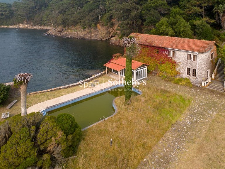 Villa for Sale in Cee, A Coruña 46