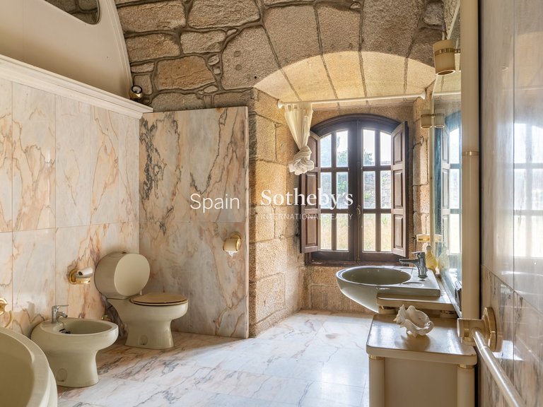 Villa for Sale in Cee, A Coruña 16