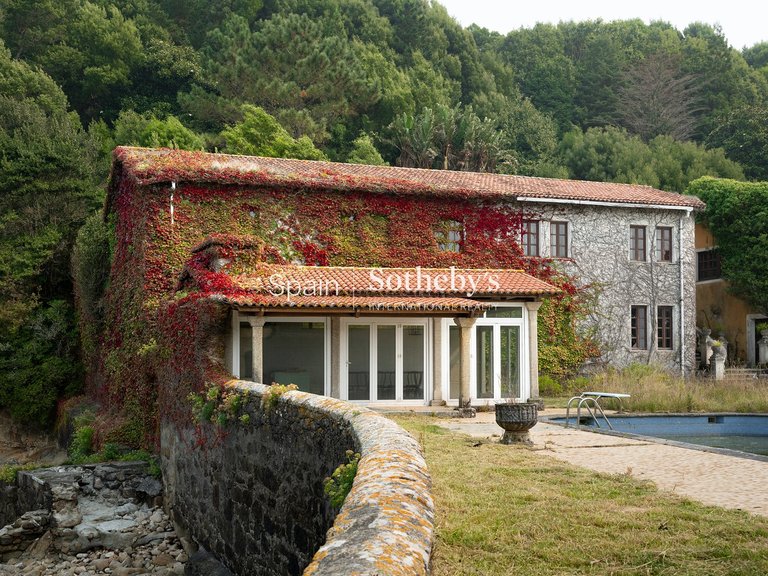 Villa for Sale in Cee, A Coruña 40