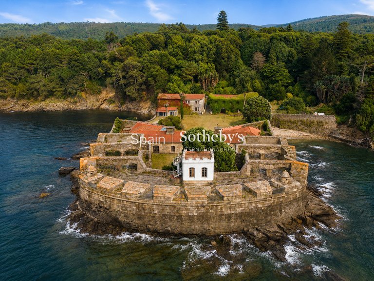Villa for Sale in Cee, A Coruña 2