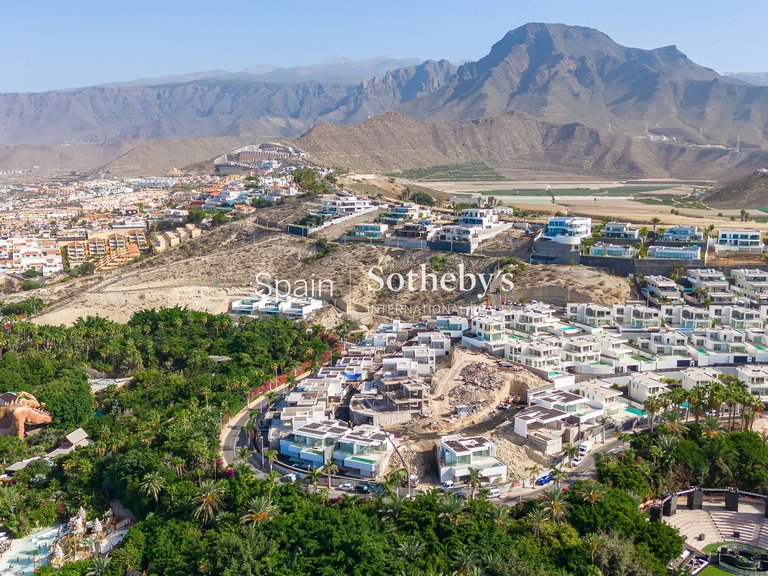 Villa for Sale in Adeje, Tenerife 9