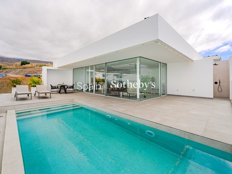 Villa for Sale in Callao Salvaje, Tenerife 19