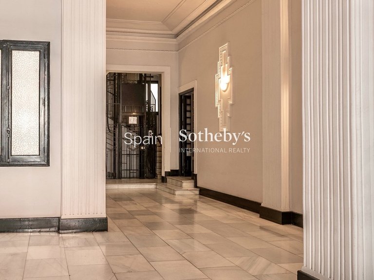 Apartment for Sale in Madrid, Madrid 18