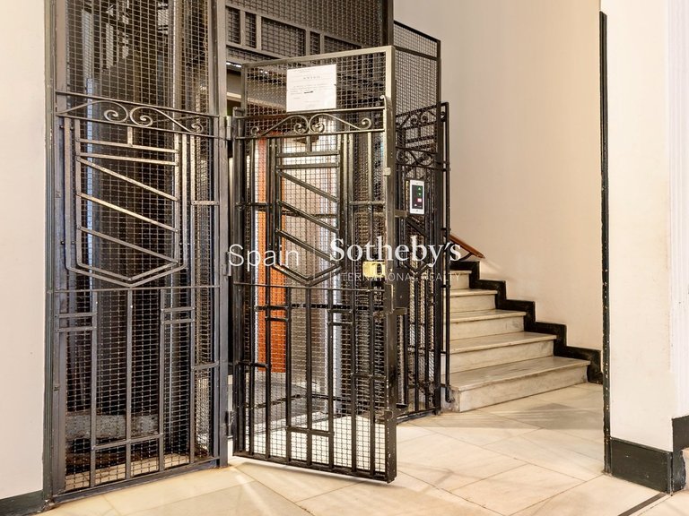 Apartment for Sale in Madrid, Madrid 36