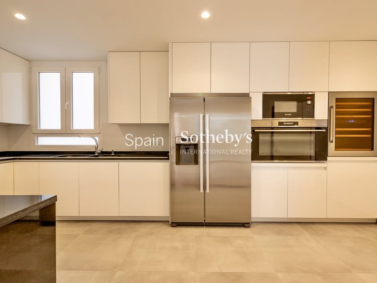 Apartment for Sale in Madrid, Madrid 16