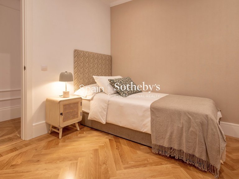 Apartment for Sale in Madrid, Madrid 26