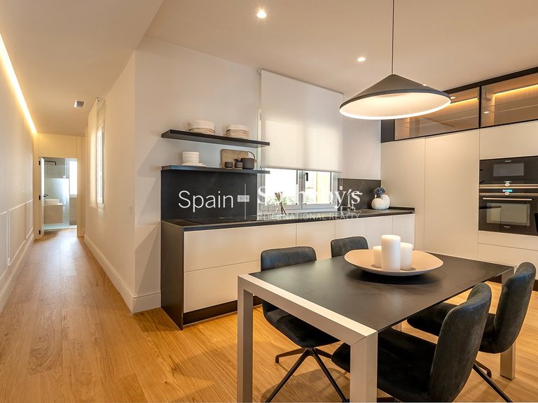 Apartment for Sale in Madrid, Madrid 11