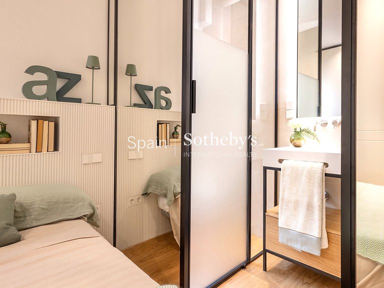 Apartment for Sale in Madrid, Madrid 18