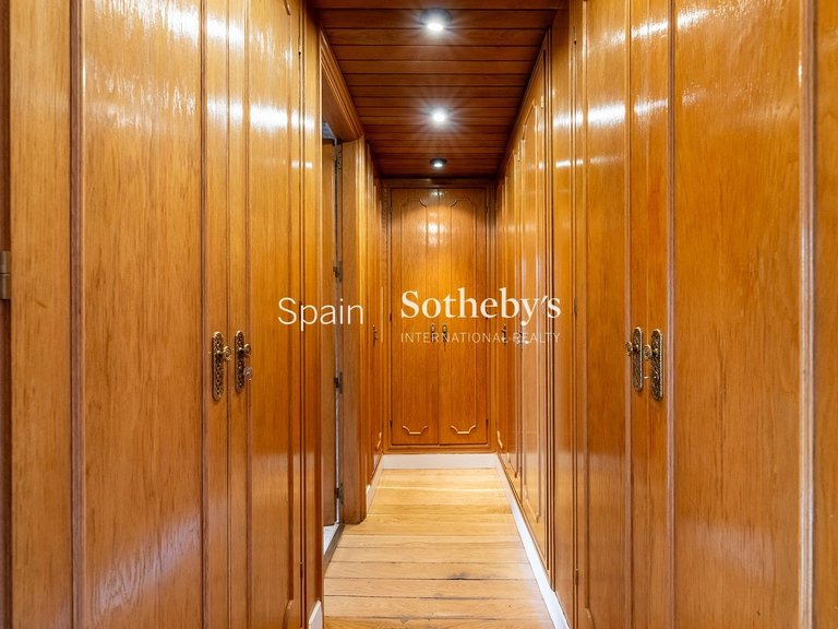 Villa for Rent in Madrid, Madrid 28