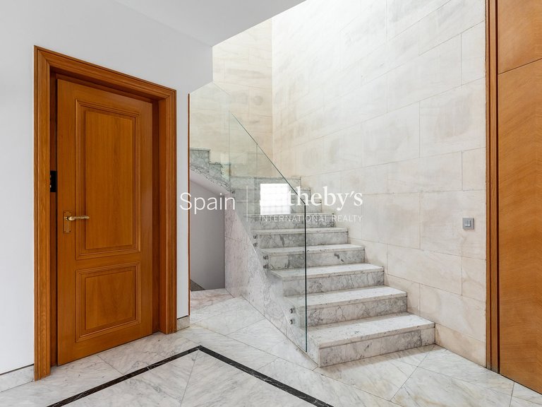 Villa for Rent in Madrid, Madrid 15