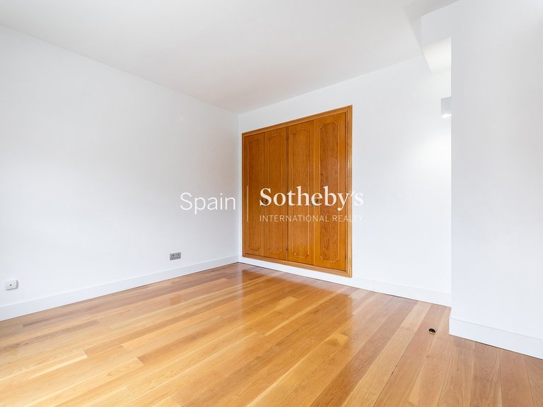 Villa for Rent in Madrid, Madrid 17