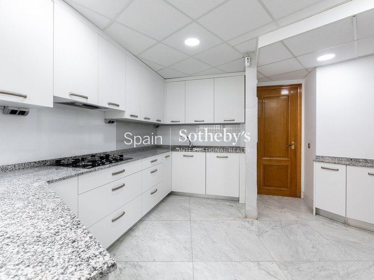Villa for Rent in Madrid, Madrid 12