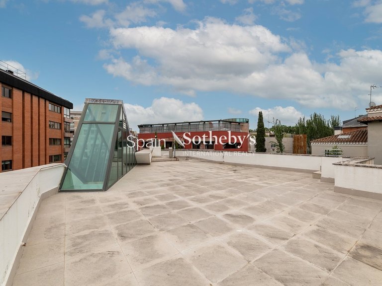 Villa for Rent in Madrid, Madrid 33