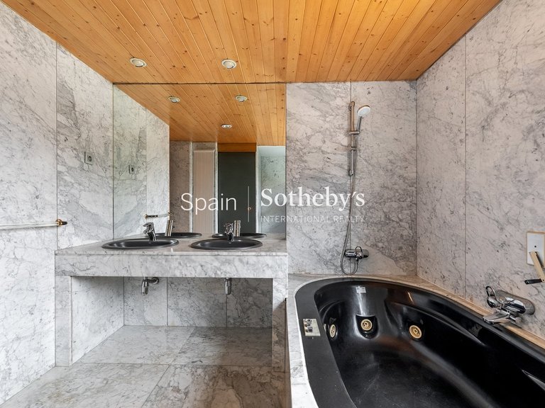 Villa for Rent in Madrid, Madrid 30