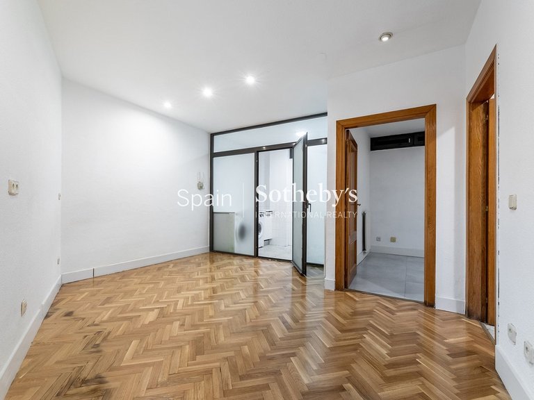 Villa for Rent in Madrid, Madrid 38