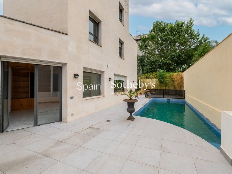 Villa for Rent in Madrid, Madrid 3