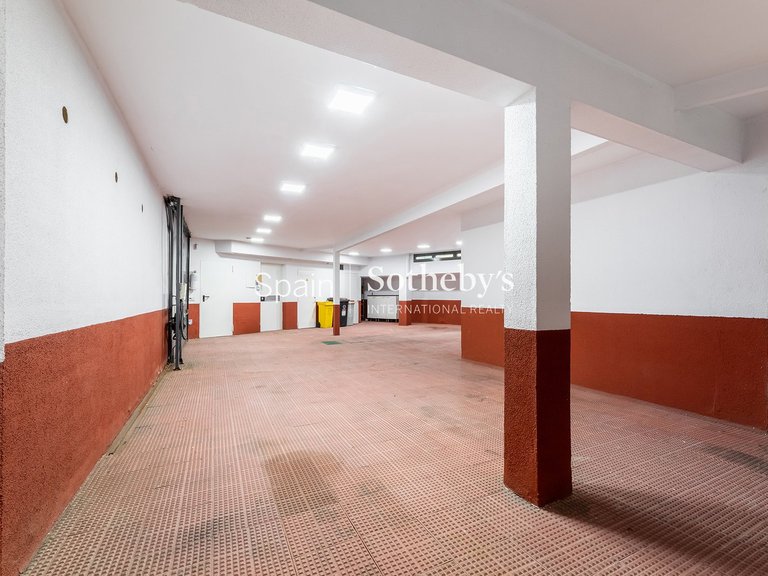 Villa for Rent in Madrid, Madrid 34
