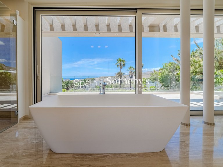 Villa for Sale in La Caleta, Tenerife 28