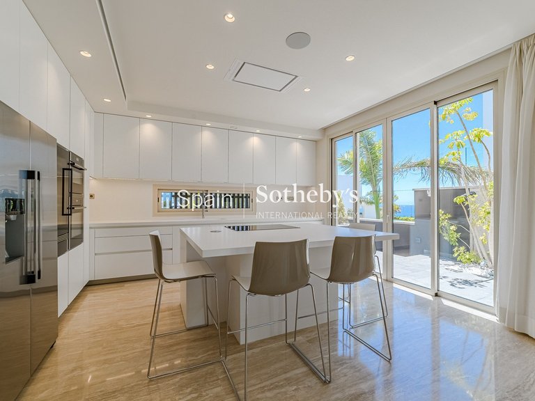Villa for Sale in La Caleta, Tenerife 13