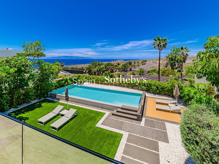 Villa for Sale in La Caleta, Tenerife 3