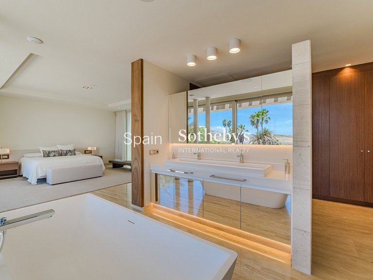 Villa for Sale in La Caleta, Tenerife 26
