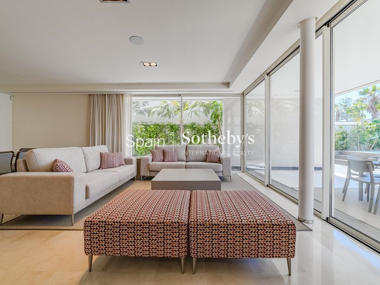 Villa for Sale in Playa De Las Americas, Tenerife 11