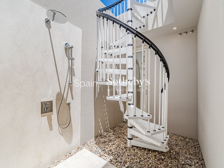 Villa for Sale in Playa De Las Americas, Tenerife 39