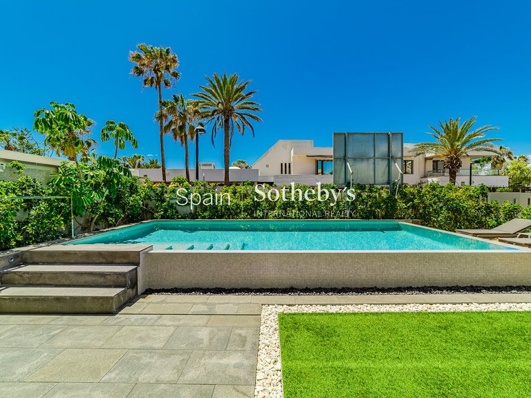 Villa for Sale in Playa De Las Americas, Tenerife 5