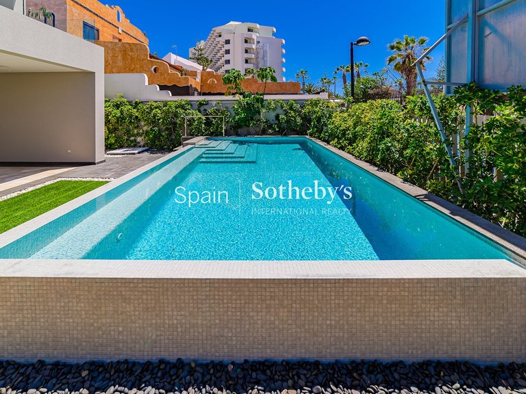 Villa for Sale in Playa De Las Americas, Tenerife 7