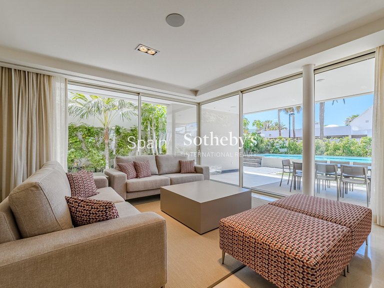Villa for Sale in Playa De Las Americas, Tenerife 12