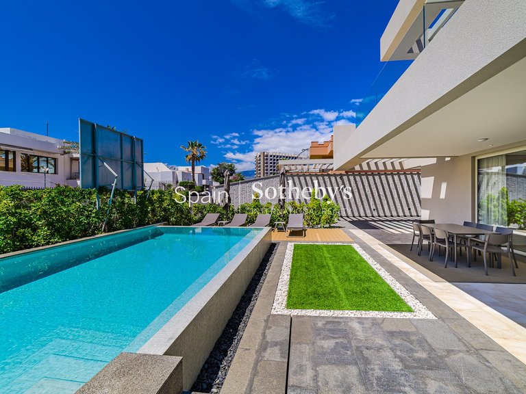 Villa for Sale in Playa De Las Americas, Tenerife 3