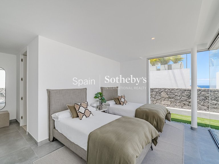 Villa for Sale in Callao Salvaje, Tenerife 25