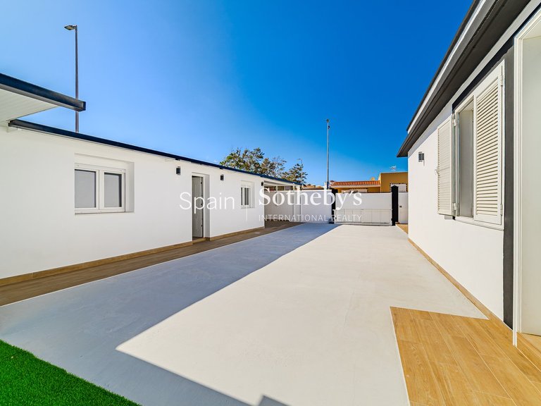 Villa for Sale in Santa Cruz De Tenerife, Tenerife 5