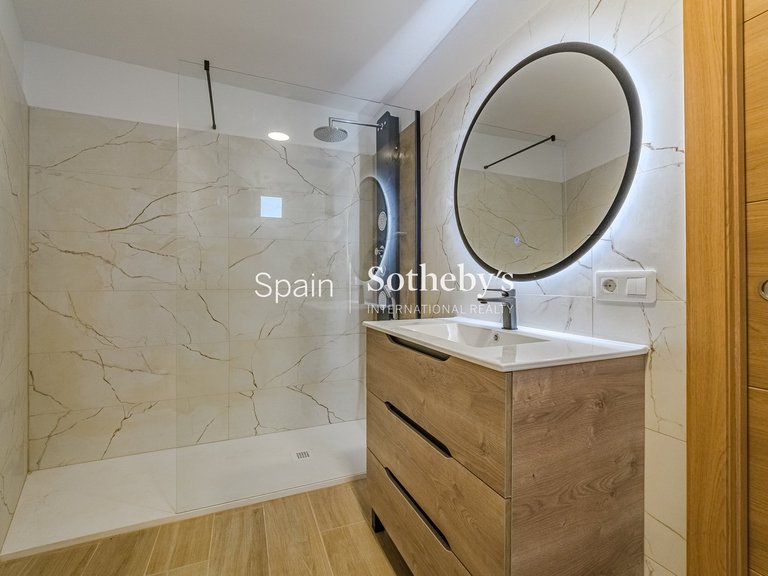 Villa for Sale in Santa Cruz De Tenerife, Tenerife 16