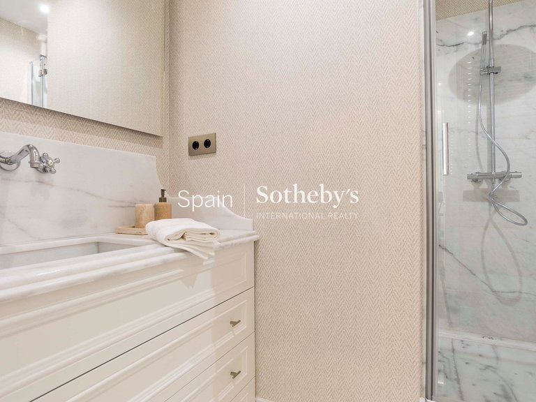 Apartment for Sale in Madrid, Madrid 39