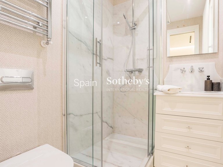 Apartment for Sale in Madrid, Madrid 33