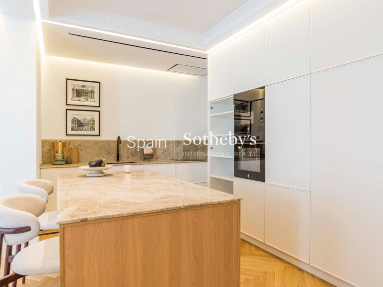 Apartment for Sale in Madrid, Madrid 16