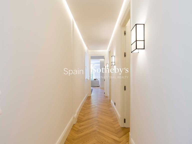 Apartment for Sale in Madrid, Madrid 32
