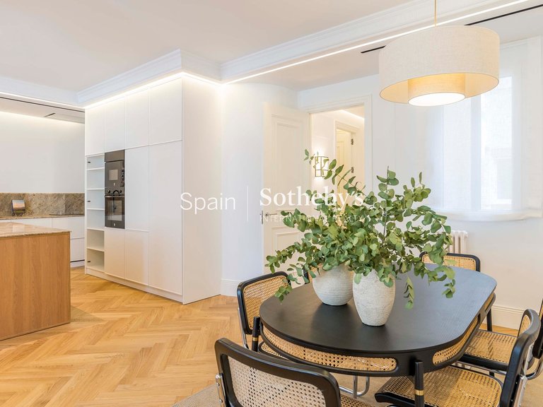 Apartment for Sale in Madrid, Madrid 14