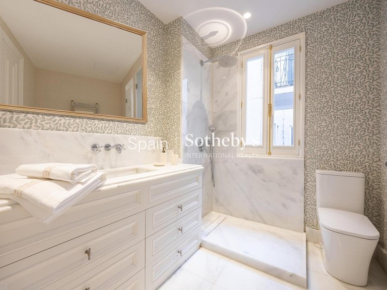 Apartment for Sale in Madrid, Madrid 13