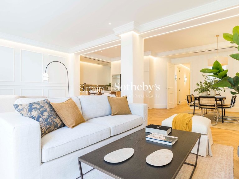 Apartment for Sale in Madrid, Madrid 11